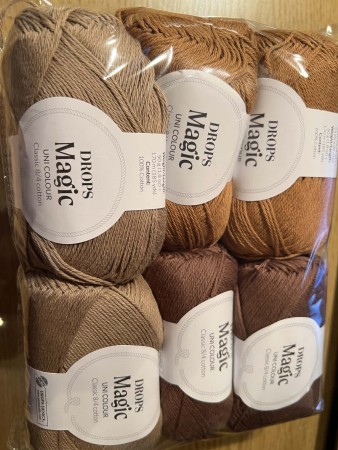 Garnpakke Drops Magic - Brun